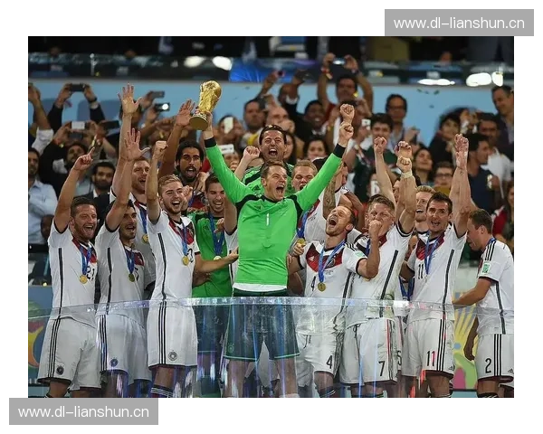 2014年世界杯回顾：传奇赛事与震撼瞬间的足球盛宴