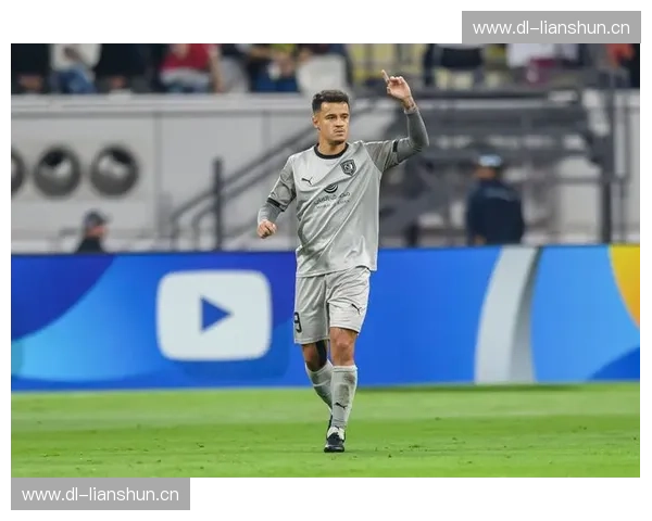 巴萨成功签下库蒂尼奥 打破转会市场纪录引发热议