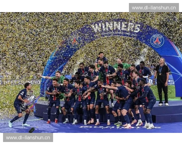 国际米兰时隔多年再度捧起欧冠奖杯圆梦欧冠辉煌重回巅峰